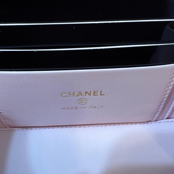 ❌SOLD❌Chanel vanity - Picture 3 of 8